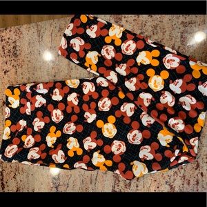 Mickey Mouse lularoe leggings!